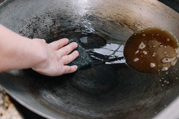 How to Season a Wok and Daily Wok Care by geagle.miooashdv.tk