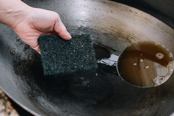 How to Season a Wok and Daily Wok Care by geagle.miooashdv.tk