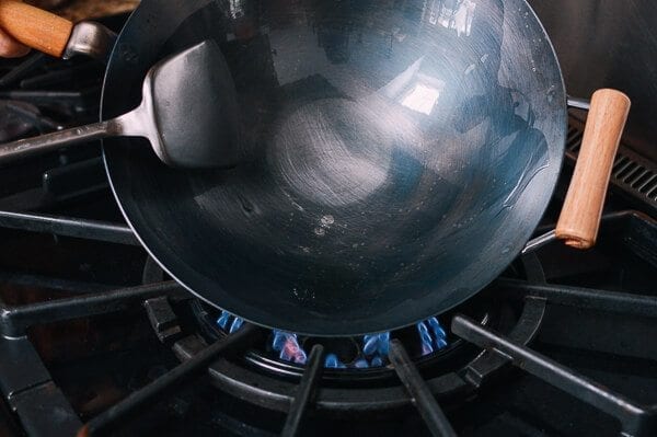 How to Season a Wok and Daily Wok Care by geagle.miooashdv.tk