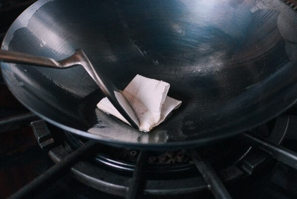 How to Season a Wok and Daily Wok Care by geagle.miooashdv.tk