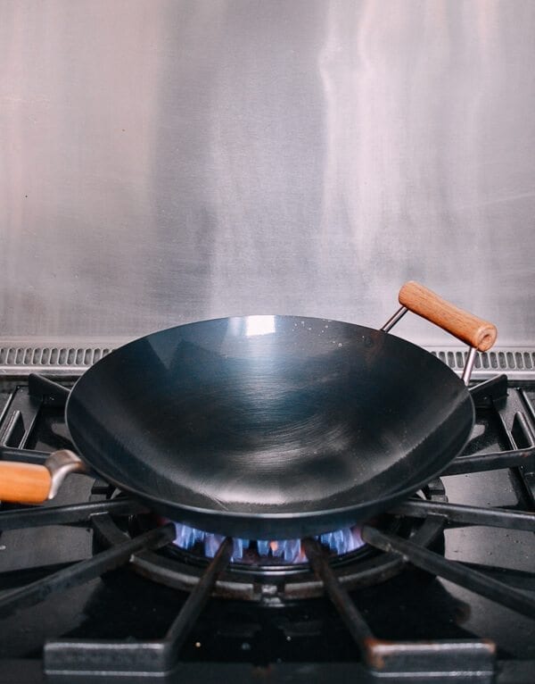 How to Season a Wok and Daily Wok Care by geagle.miooashdv.tk
