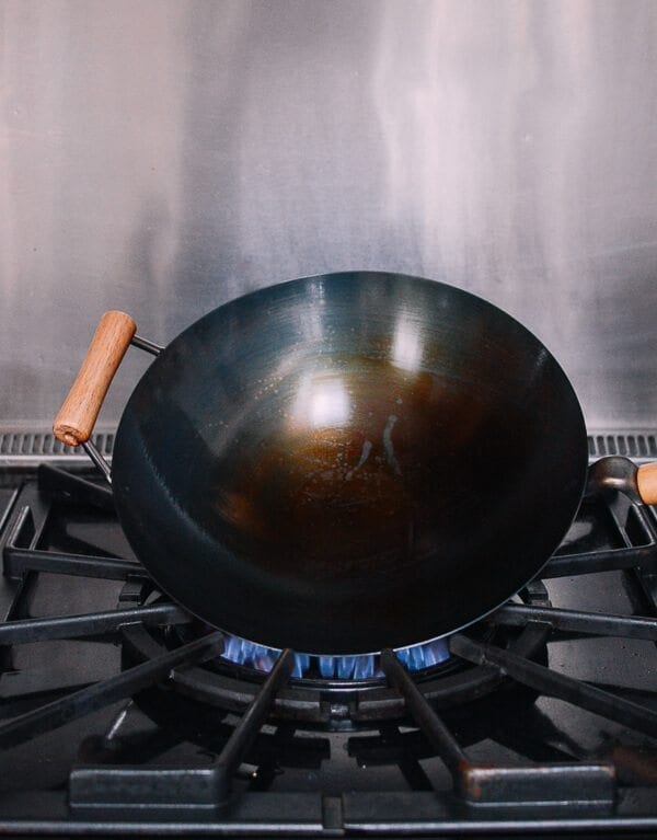 How to Season a Wok and Daily Wok Care by geagle.miooashdv.tk