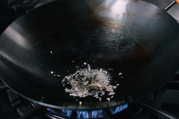 How to Season a Wok and Daily Wok Care by geagle.miooashdv.tk
