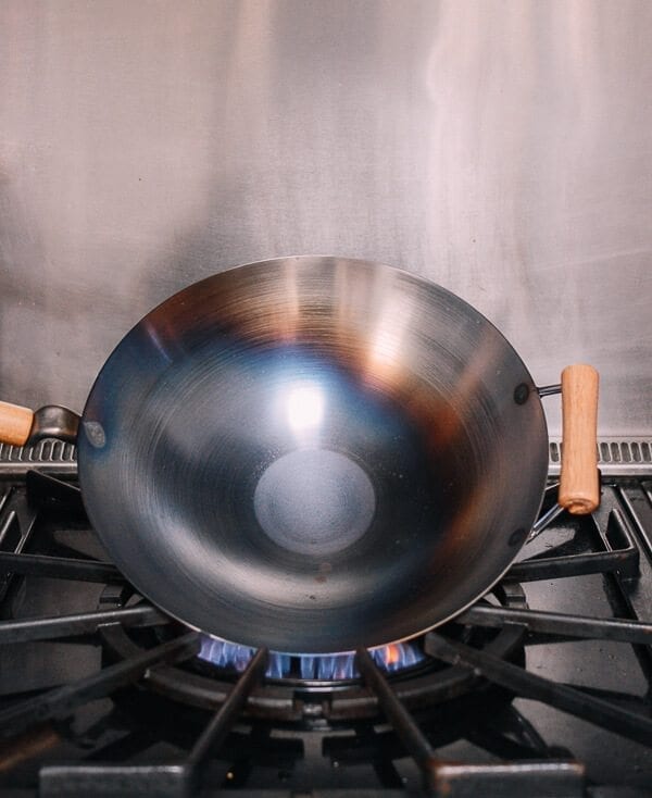 How to Season a Wok and Daily Wok Care by geagle.miooashdv.tk