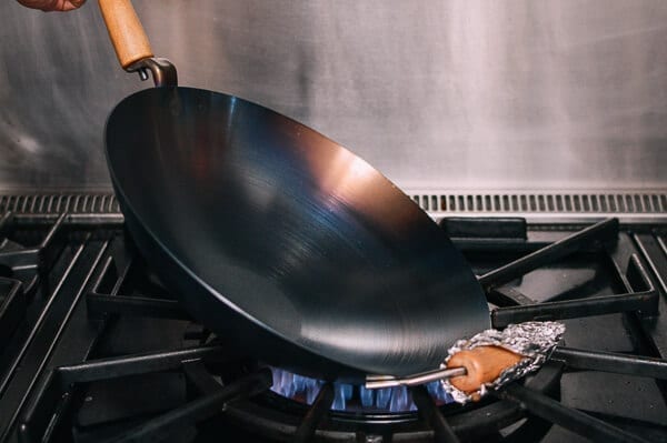 How to Season a Wok and Daily Wok Care by geagle.miooashdv.tk