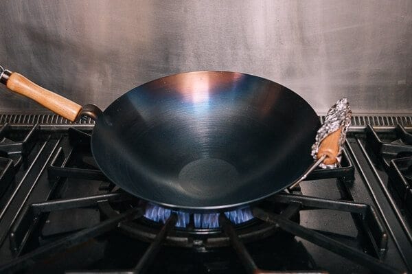 How to Season a Wok and Daily Wok Care by geagle.miooashdv.tk
