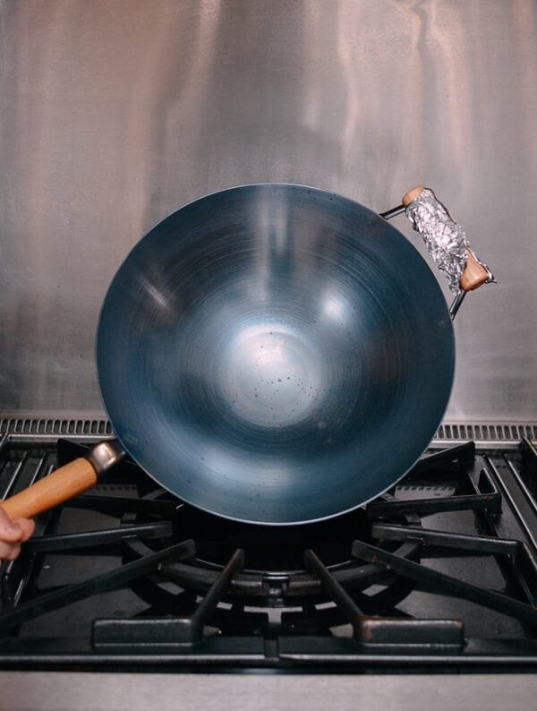 How to Season a Wok and Daily Wok Care by geagle.miooashdv.tk