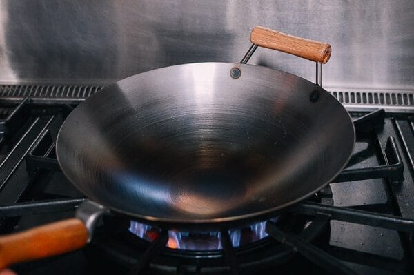 How to Season a Wok and Daily Wok Care by geagle.miooashdv.tk