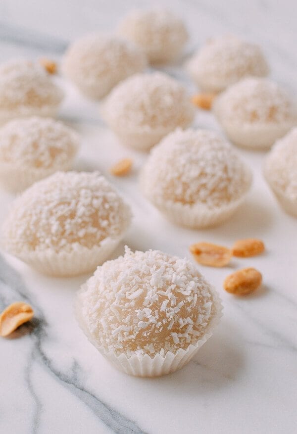 Coconut Peanut Mochi (糯米糍), by geagle.miooashdv.tk