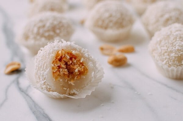 Coconut Peanut Mochi (糯米糍), by geagle.miooashdv.tk