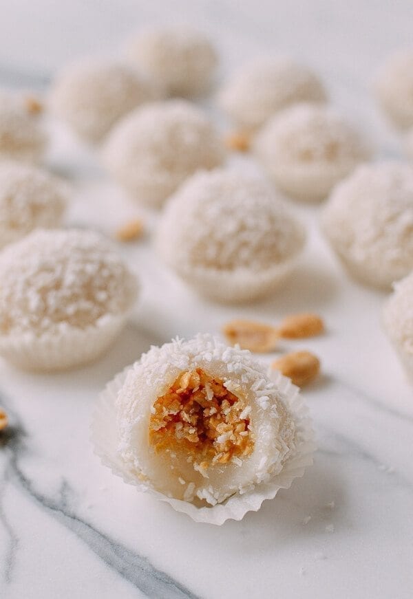 Coconut Peanut Mochi (糯米糍), by geagle.miooashdv.tk