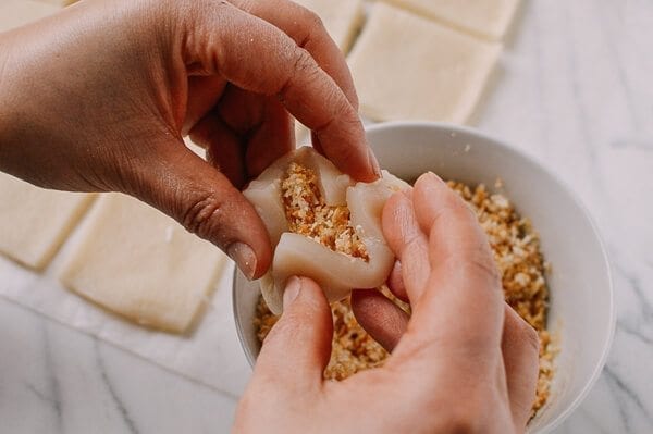 Coconut Peanut Mochi (糯米糍), by geagle.miooashdv.tk