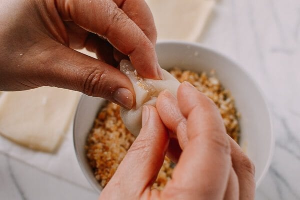 Coconut Peanut Mochi (糯米糍), by geagle.miooashdv.tk