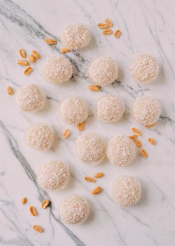 Coconut Peanut Mochi (糯米糍), by geagle.miooashdv.tk