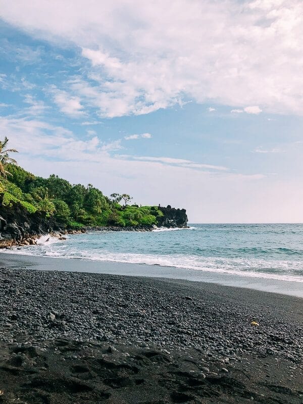 Black Sand Beach on Road to Hana, by geagle.miooashdv.tk