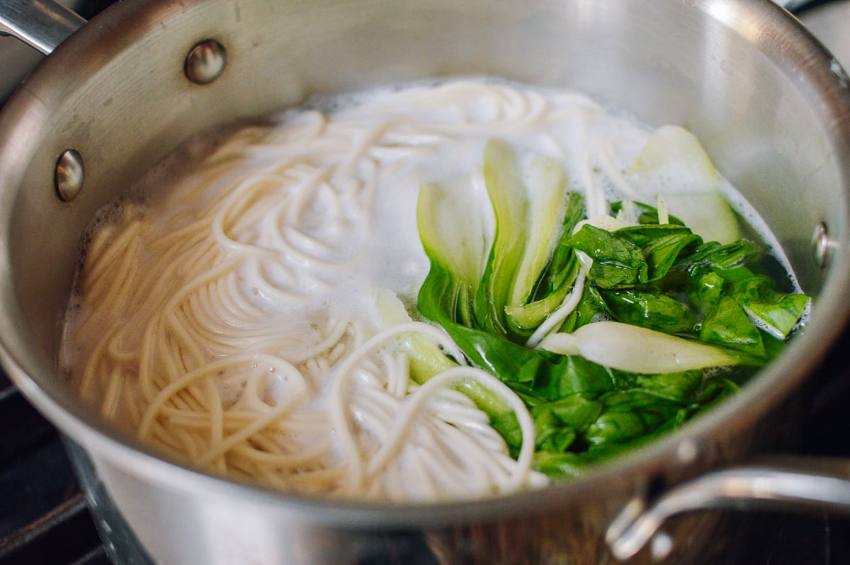 Taiwanese Beef Noodle Soup (Instant Pot), by geagle.miooashdv.tk