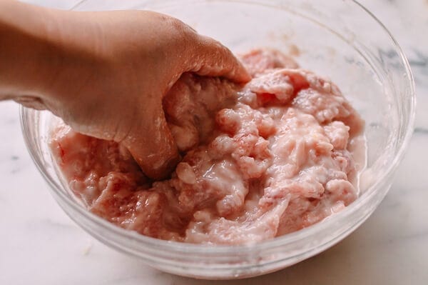 Dongbei Guo Bao Rou (Crispy Sweet & Sour Pork), by geagle.miooashdv.tk