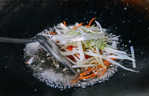 Dongbei Guo Bao Rou (Crispy Sweet & Sour Pork), by geagle.miooashdv.tk
