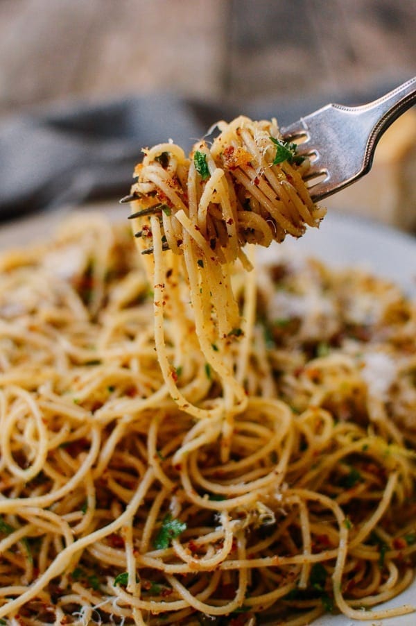 Spaghetti with Breadcrumbs & Anchovies, by geagle.miooashdv.tk