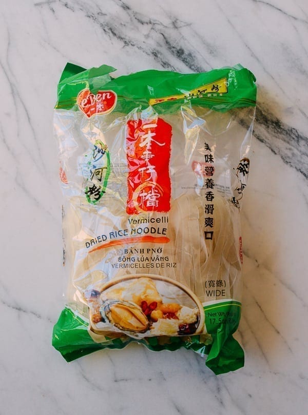 Char Kway Teow Malaysian Stir-fried Rice Noodles, by geagle.miooashdv.tk
