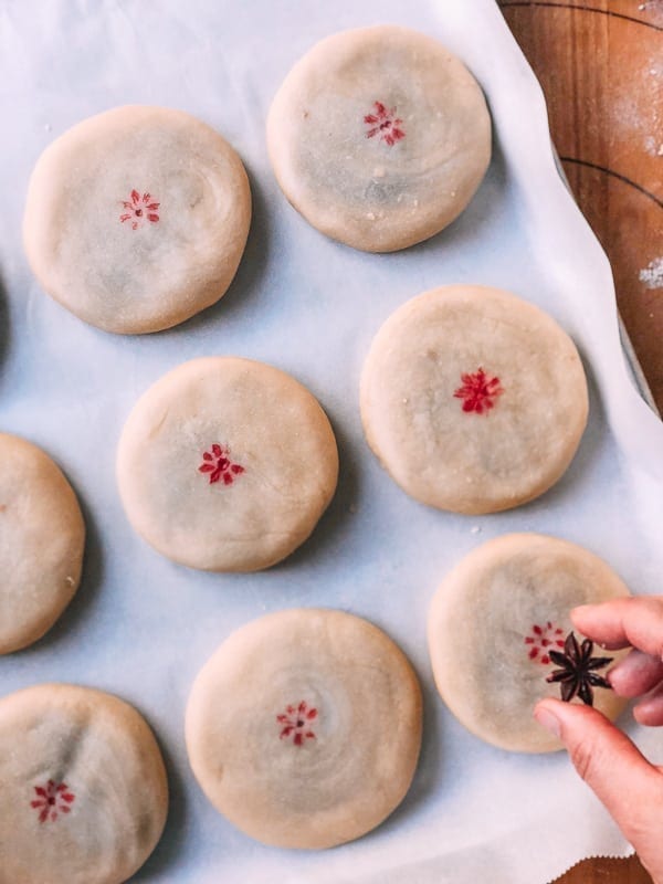 Su-Style Red Bean Mooncakes, by geagle.miooashdv.tk