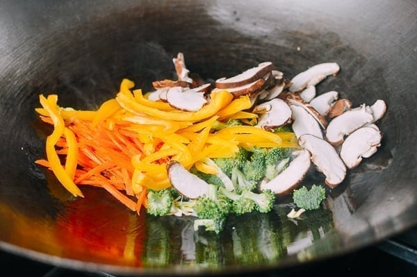 Vegetarian Singapore Noodles, by geagle.miooashdv.tk