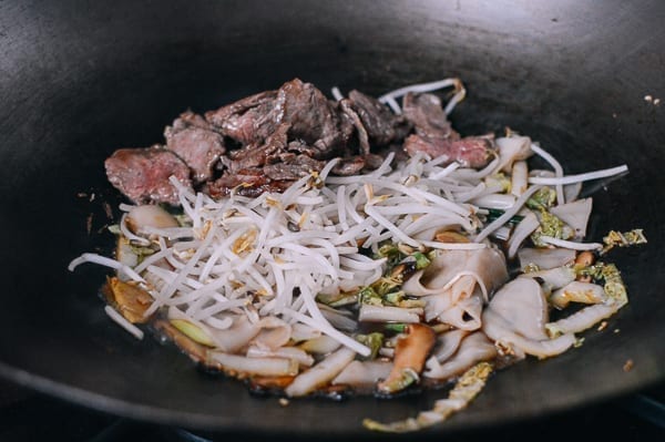 Saucy Beef Chow Ho Fun Noodles, by geagle.miooashdv.tk