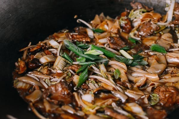 Saucy Beef Chow Ho Fun Noodles, by geagle.miooashdv.tk
