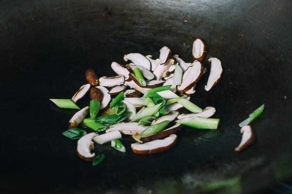 Saucy Beef Chow Ho Fun Noodles, by geagle.miooashdv.tk