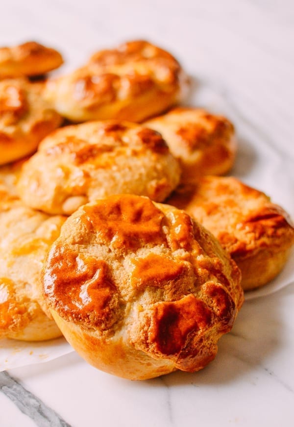 Chinese Pineapple Buns with Roast Pork Filling, by geagle.miooashdv.tk