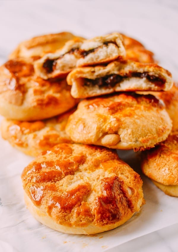 Chinese Pineapple Buns with Roast Pork Filling, by geagle.miooashdv.tk
