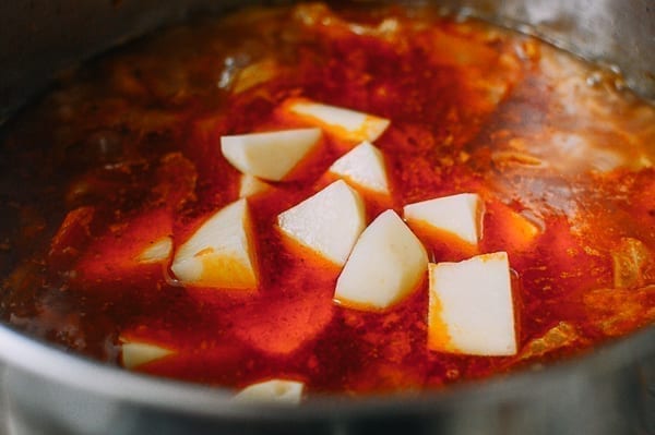 Shanghai-Style Red Vegetable Soup (罗宋汤 - Luo Song Tang), by geagle.miooashdv.tk