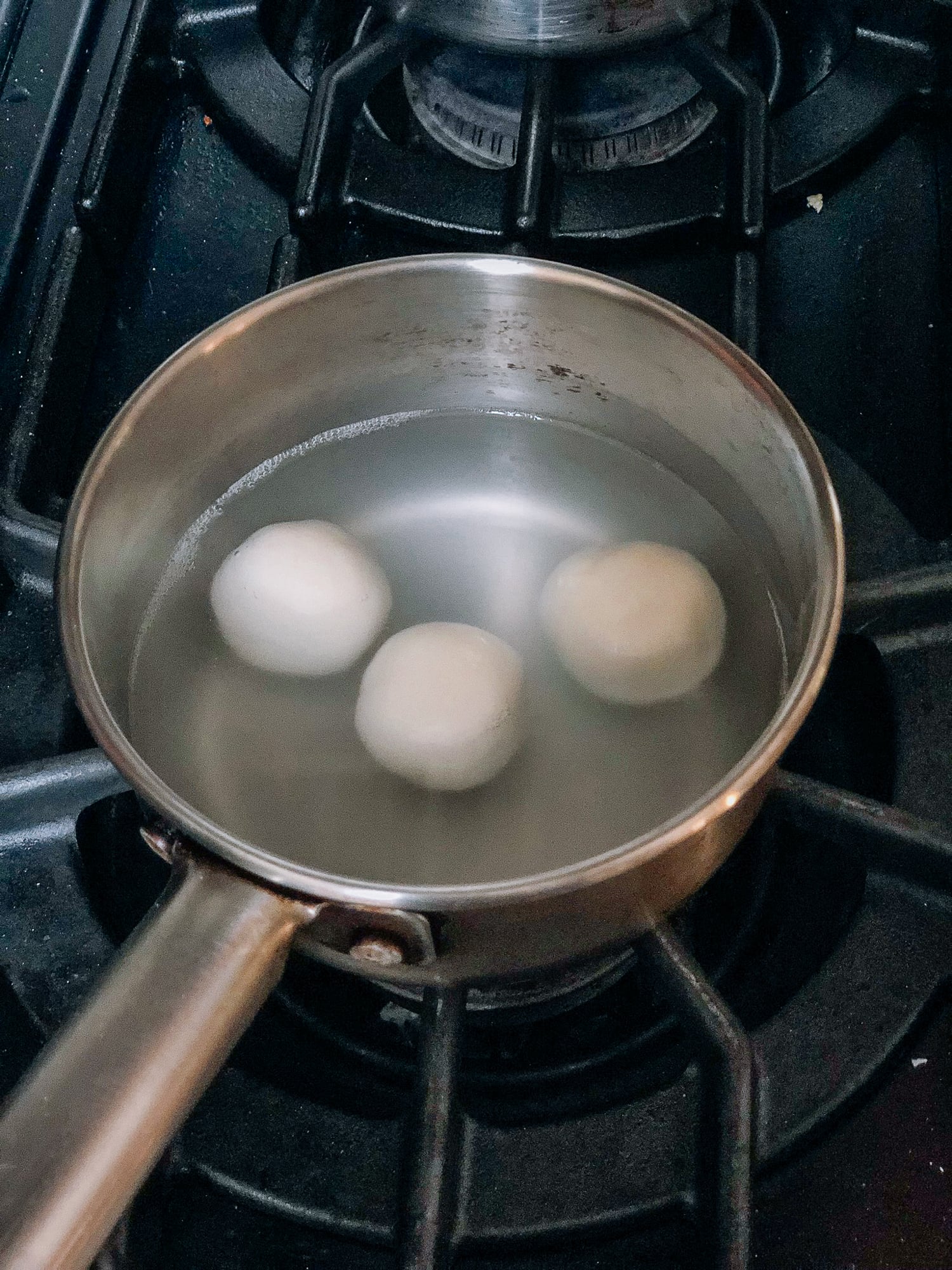 cooking rice dough ball=s in water for Savory Tang Yuan, by geagle.miooashdv.tk