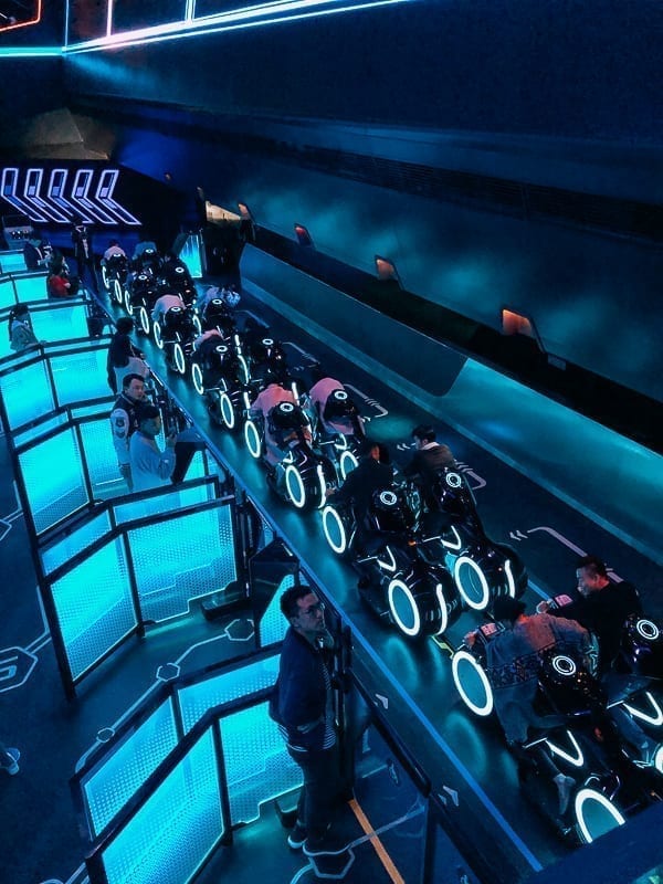 Shanghai Disneyland Tron by geagle.miooashdv.tk