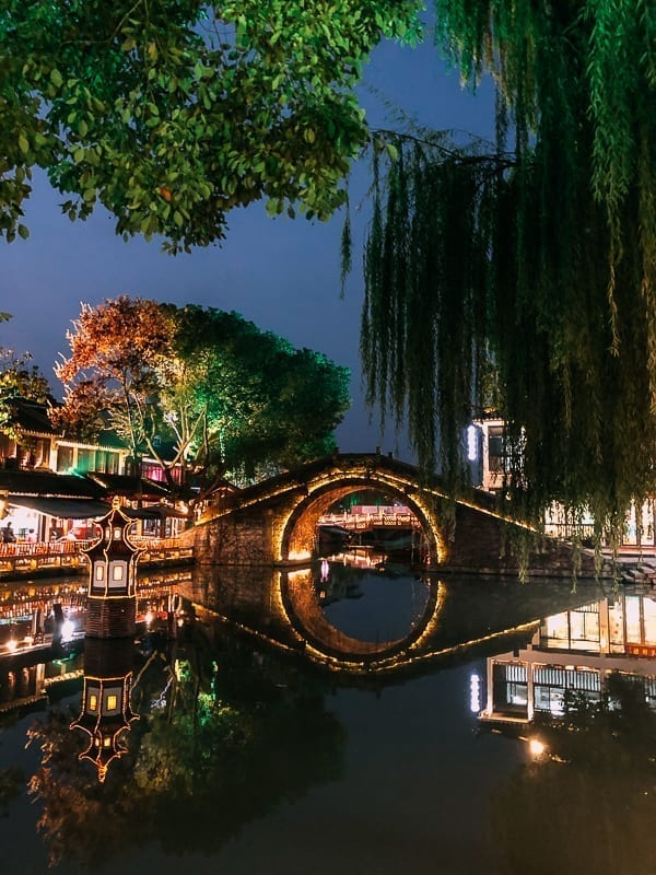 Zhouzhuang at night, by geagle.miooashdv.tk