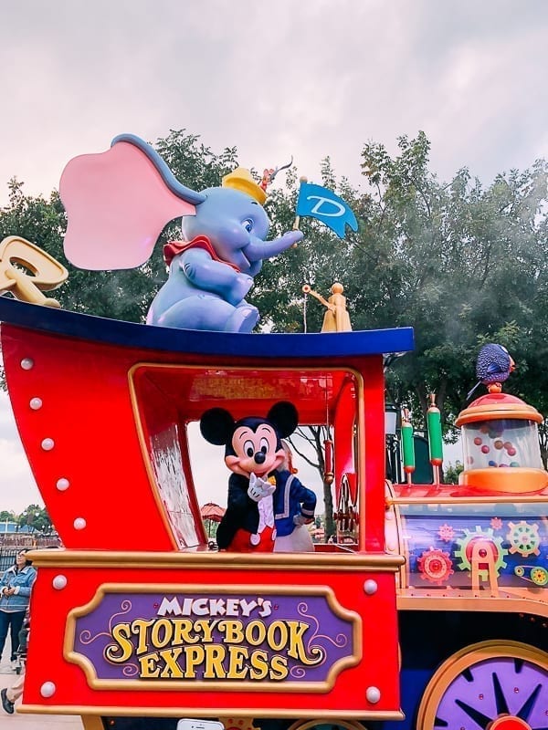 Shanghai Disneyland attractions - Mickey Mouse by geagle.miooashdv.tk