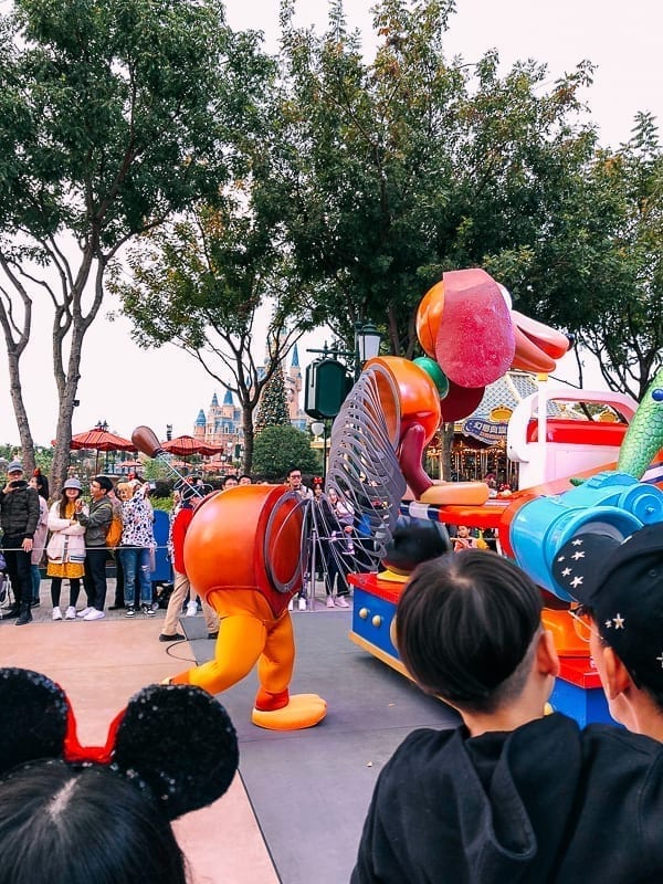 Shanghai Disneyland Parade by geagle.miooashdv.tk