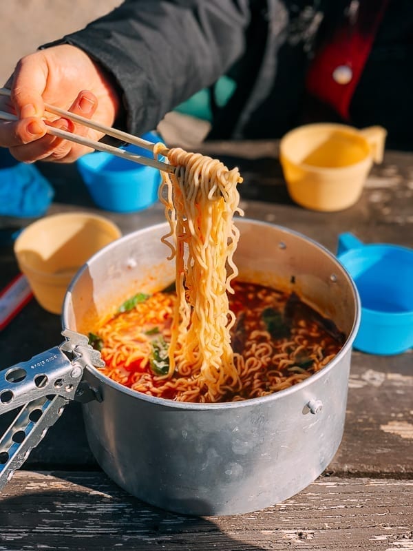Spicy Ramen cooked in a camping pot, geagle.miooashdv.tk