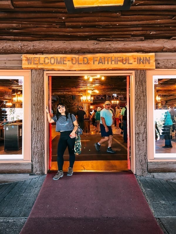 Old Faithful Inn Entrance, geagle.miooashdv.tk