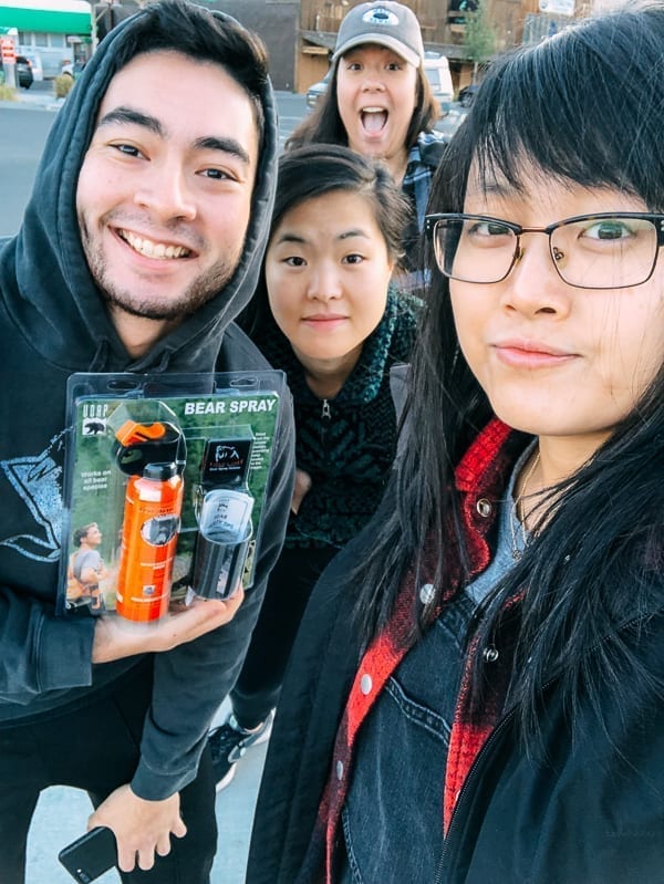 Chris, Sarah, Kim, Kaitlin being prepared with bear spray, geagle.miooashdv.tk