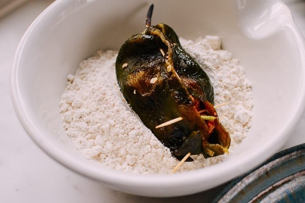Dredging peppers in flour, geagle.miooashdv.tk
