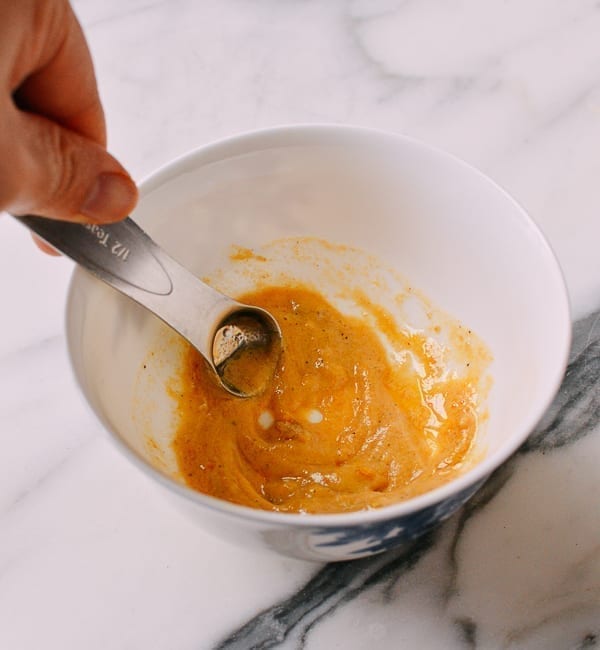Mixing Chinese Hot Mustard, geagle.miooashdv.tk
