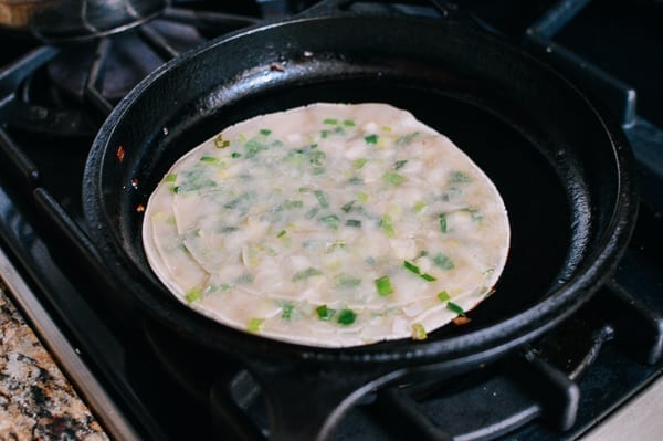 Cooking Scallion Pancakes in Pan, geagle.miooashdv.tk