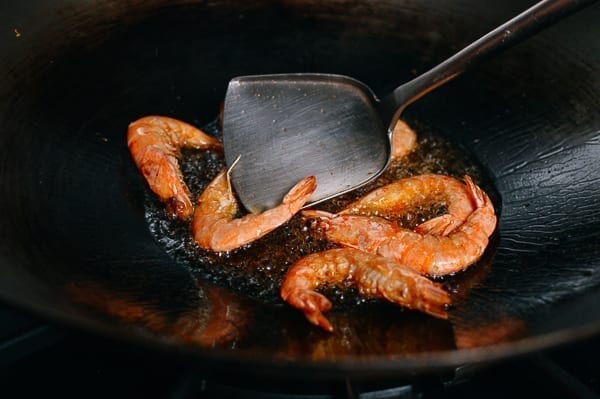 Frying whole shrimp, geagle.miooashdv.tk