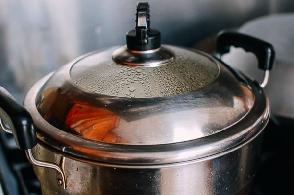 Covered metal steamer, geagle.miooashdv.tk
