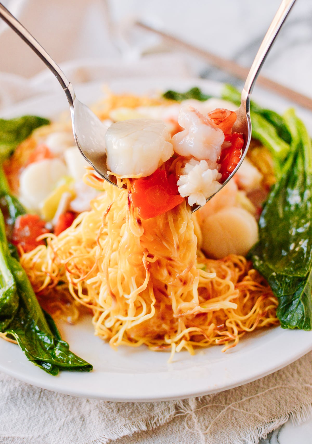 Serving Seafood Pan-Fried Noodles, geagle.miooashdv.tk