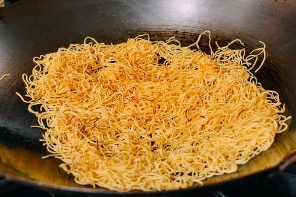 Pan-Fried Noodles in wok, geagle.miooashdv.tk