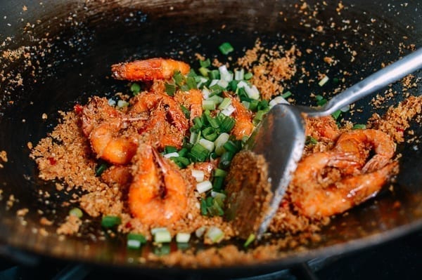 Adding the scallions to shrimp, geagle.miooashdv.tk