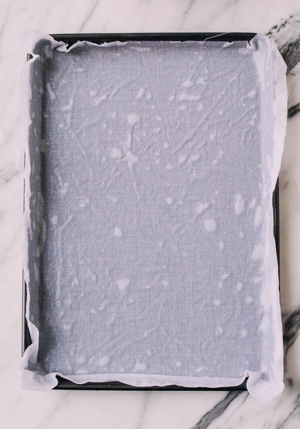 Pan lined with clean cloth, geagle.miooashdv.tk