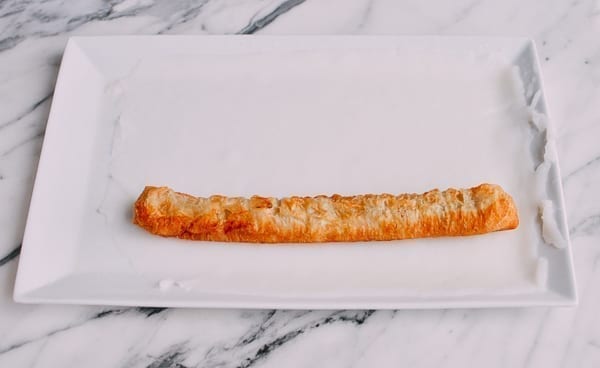 Rolling youtiao inside rice noodle, geagle.miooashdv.tk